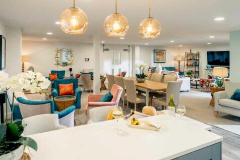 Crescent Place Homeowner&#39;s Lounge